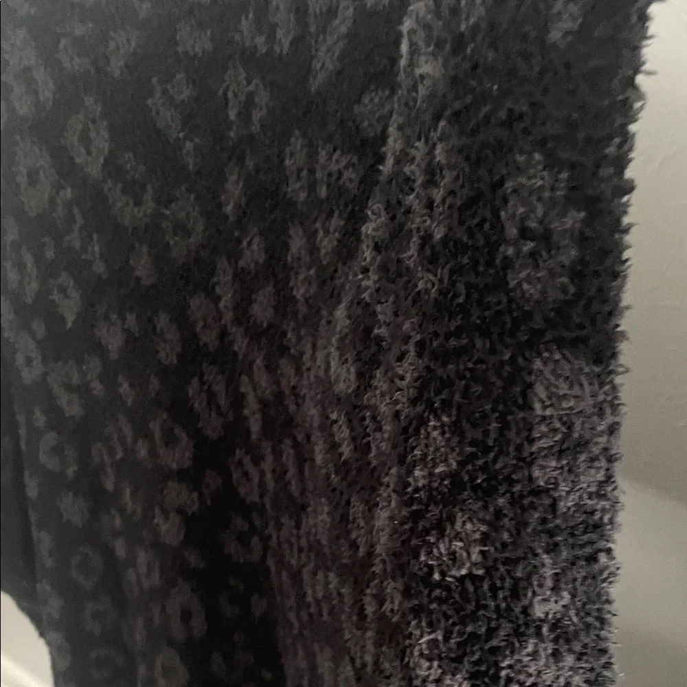 Mud Pie Black and Gray Leopard Reversible Chenille Poncho - Picture 11 of 11